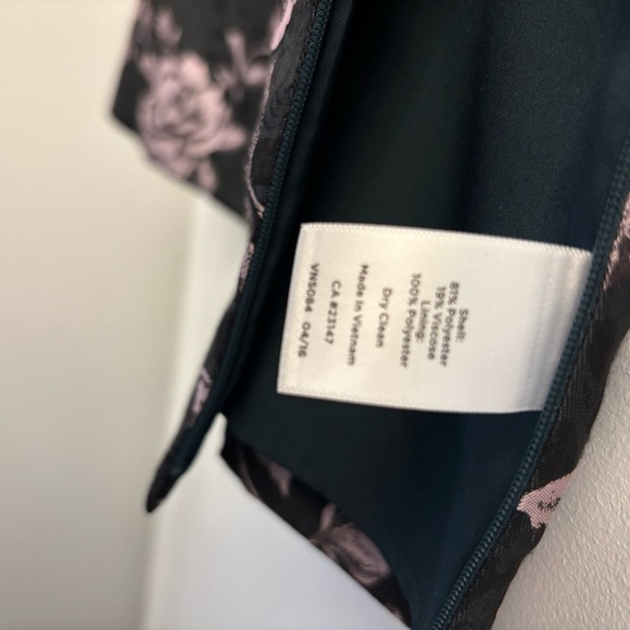 TALBOTS Jacquard Floral Textured Sleeveless Shell Top 8 Office‎ Business Casual - Picture 6 of 6